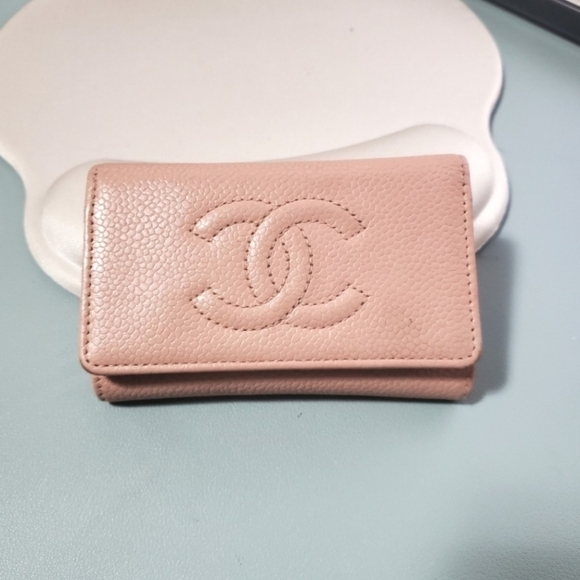 CHANEL Accessories - CHANEL Pink Caviar Leather 6-Key Holder Case Wallet Vintage CC Logo
